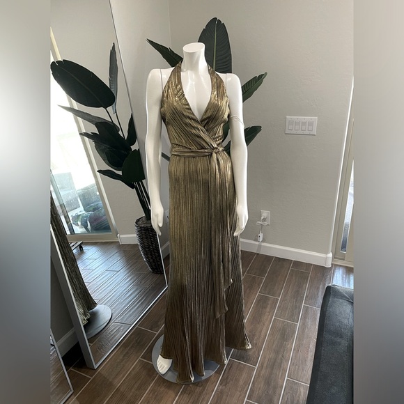 Chetta B Dresses & Skirts - GOLD METALLIC FORMAL DRESS SZ 4